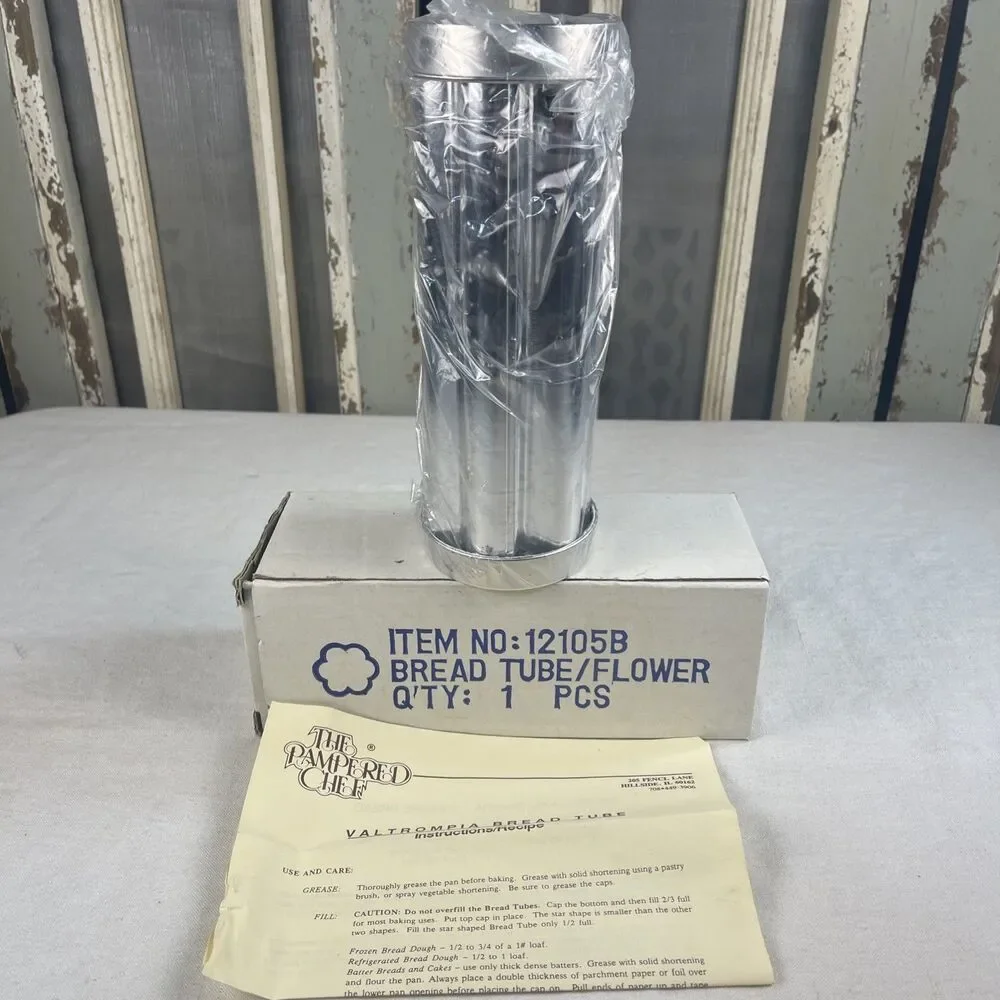 NEVER USED! Pampered Chef Valtrompia Bread Tube Flower 12105B